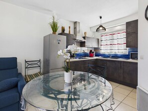 Microwave, stovetop, dishwasher