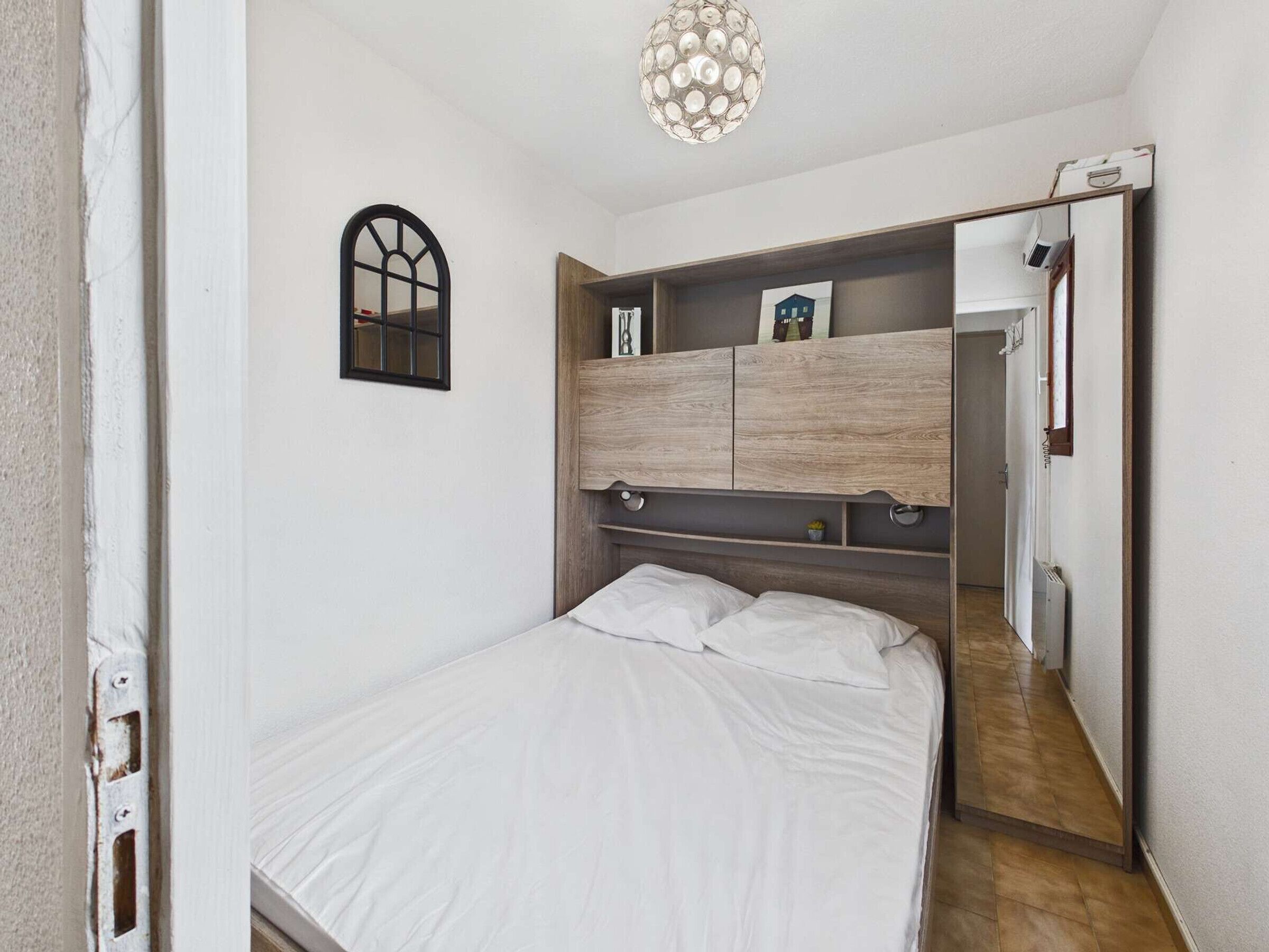 Cozy 2-room Apartment For 4 With Pool View, Terrace, And Private Parking - Marseillan