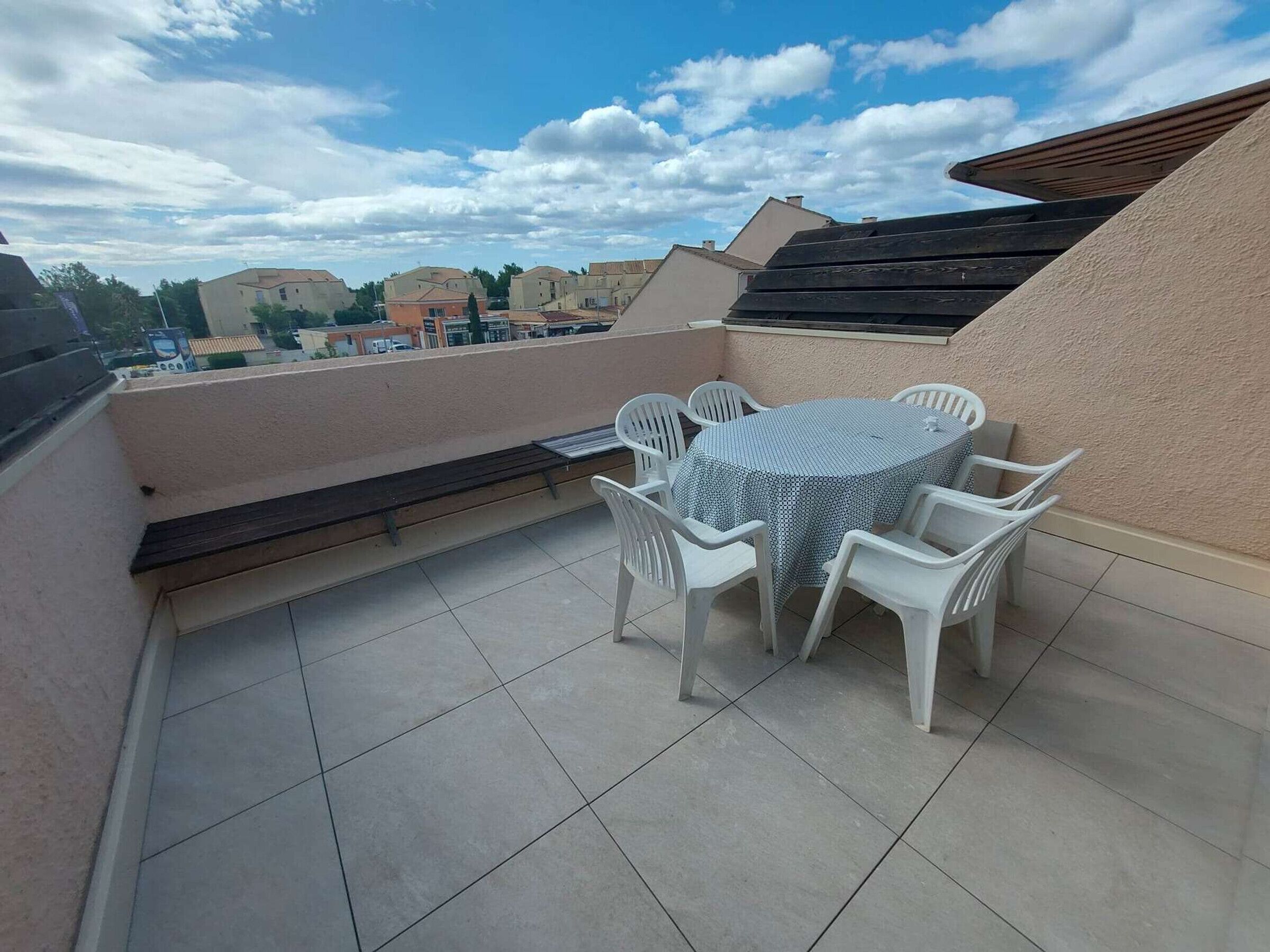 屋外ダイニングエリア