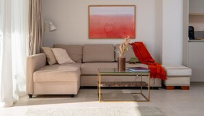TV - Chic Palamós Seafront Apartment (Palamós)
