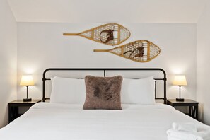 Cuna de viaje, wifi gratis, ropa de cama