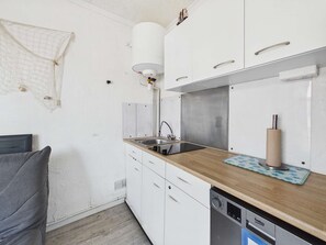 Refrigerador, microondas, parrilla de estufa y lavavajillas 