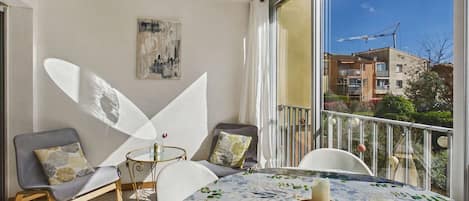 تناول الطعام