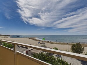 On the beach - Grau d'Agde: 3-room apartment with terraces 20m from the beach (Le Grau d'Agde)