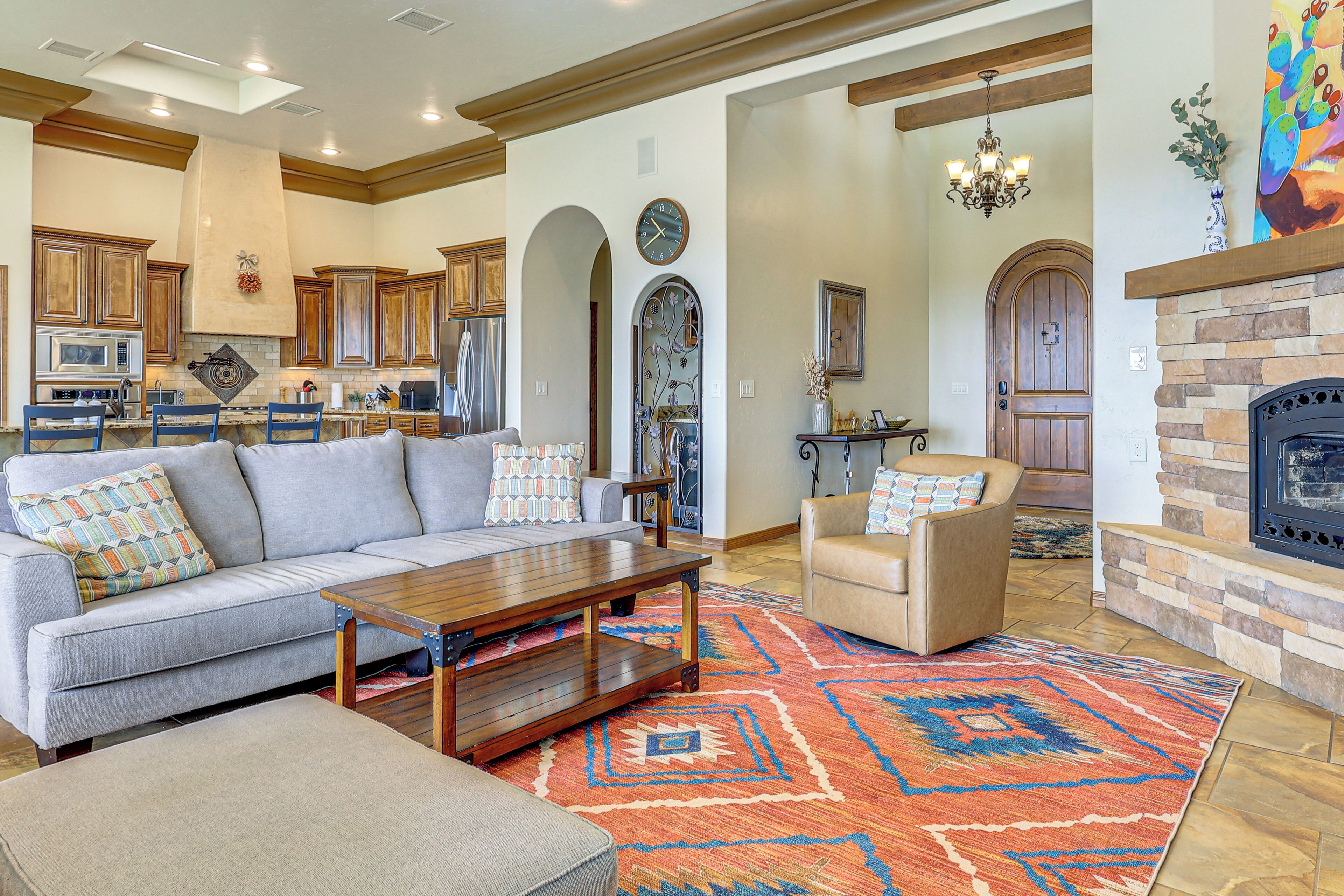 House (4 Bedrooms) | Interior