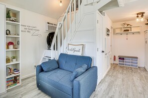 Apartment (0 Bedroom) | Interior
