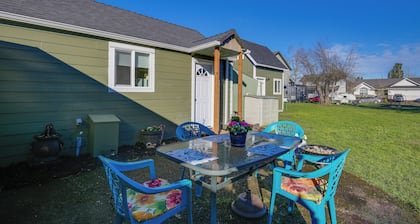 Near Dtwn Eugene & UO! Cozy Studio in Springfield