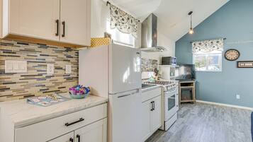 Apartment (0 Bedroom) | Interior