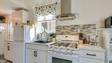 Apartment (0 Bedroom) | Bahagian dalam