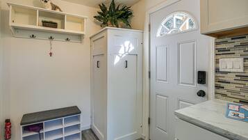 Apartment (0 Bedroom) | Interior