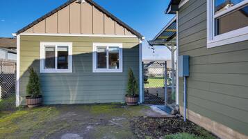 Apartment (0 Bedroom) | Interior