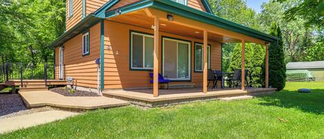 Cottage (2 Bedrooms) | Front of property