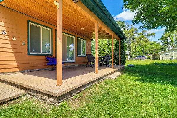 Cottage (2 Bedrooms) | Interior - Brooklyn Cottage w/ Dock - Steps To Wamplers Lake! (Brooklyn)