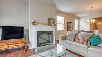 House (5 Bedrooms) | Interior