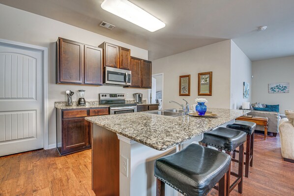 House (5 Bedrooms) | Interior