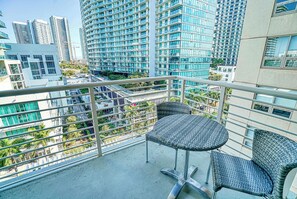 Outdoor dining - Perfect Downtown Stay w/ Balcony (Miami)