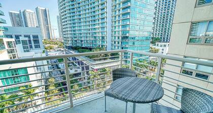 Perfect Downtown Stay w/ Balcony