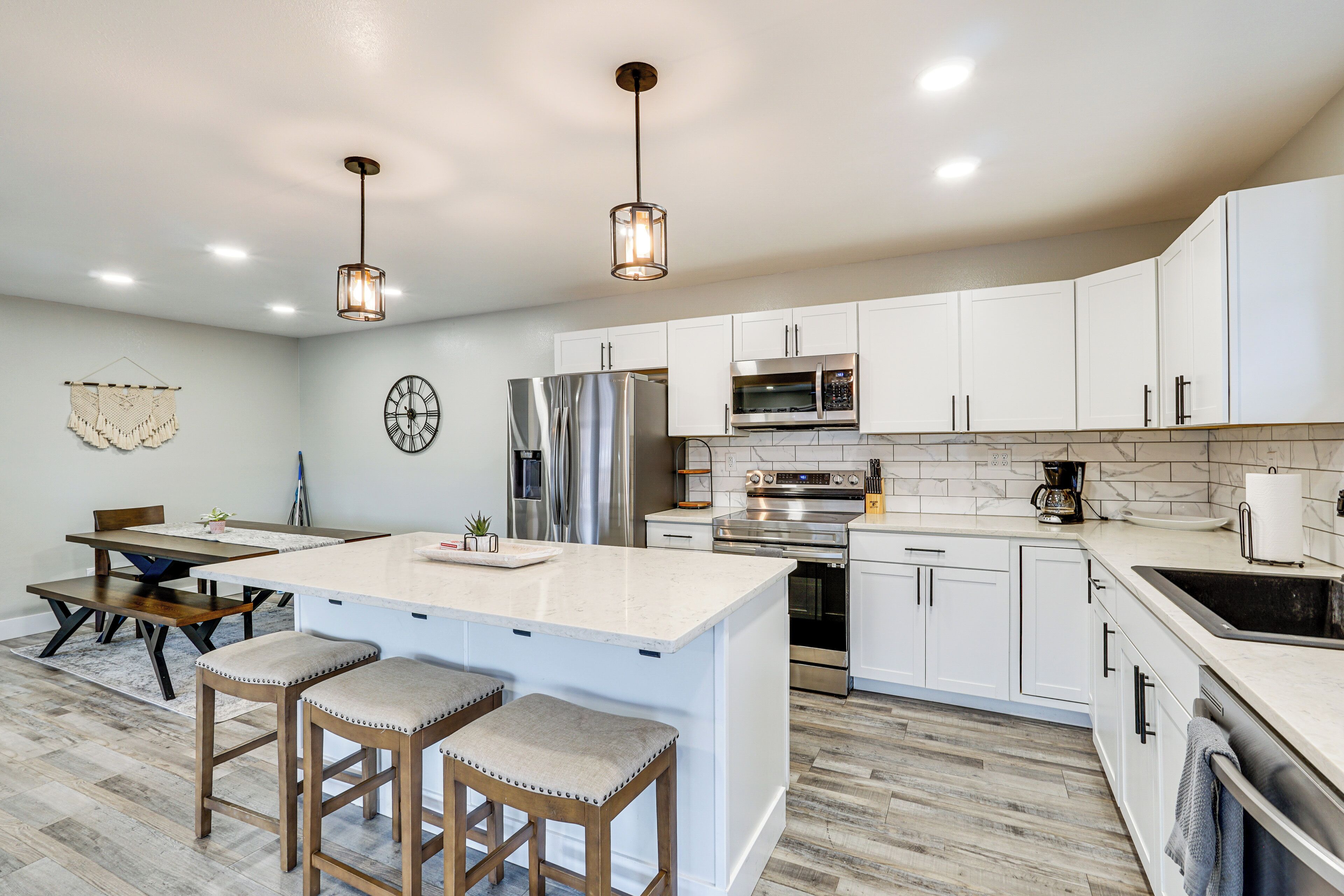 House (6 Bedrooms) | Interior