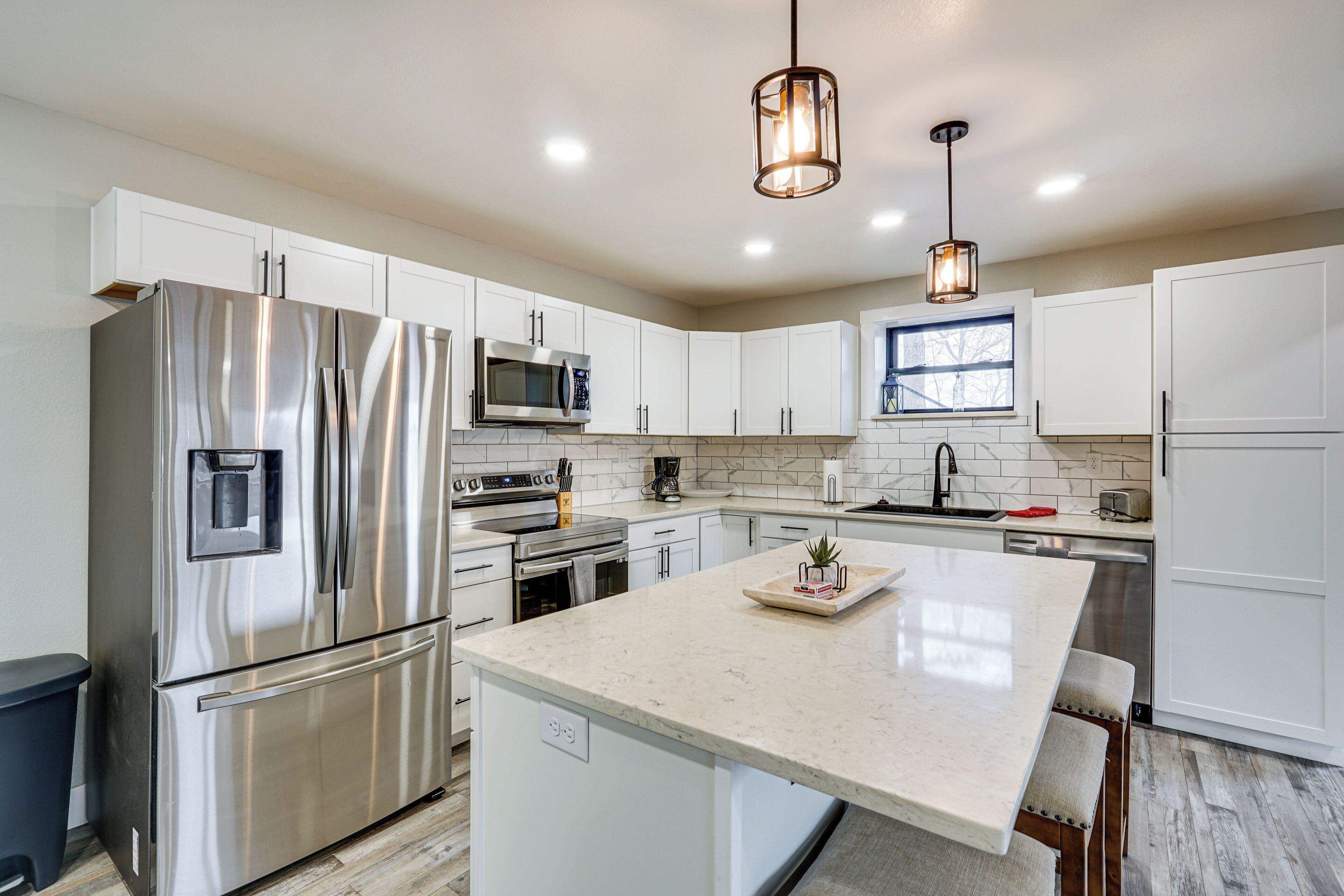 House (6 Bedrooms) | Interior