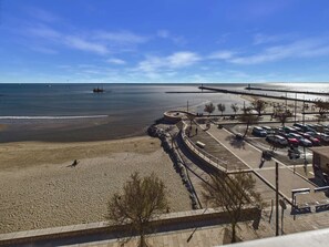 Beach - 2-room apartment with terrace and private parking, Grau d'Agde (Le Grau d'Agde)
