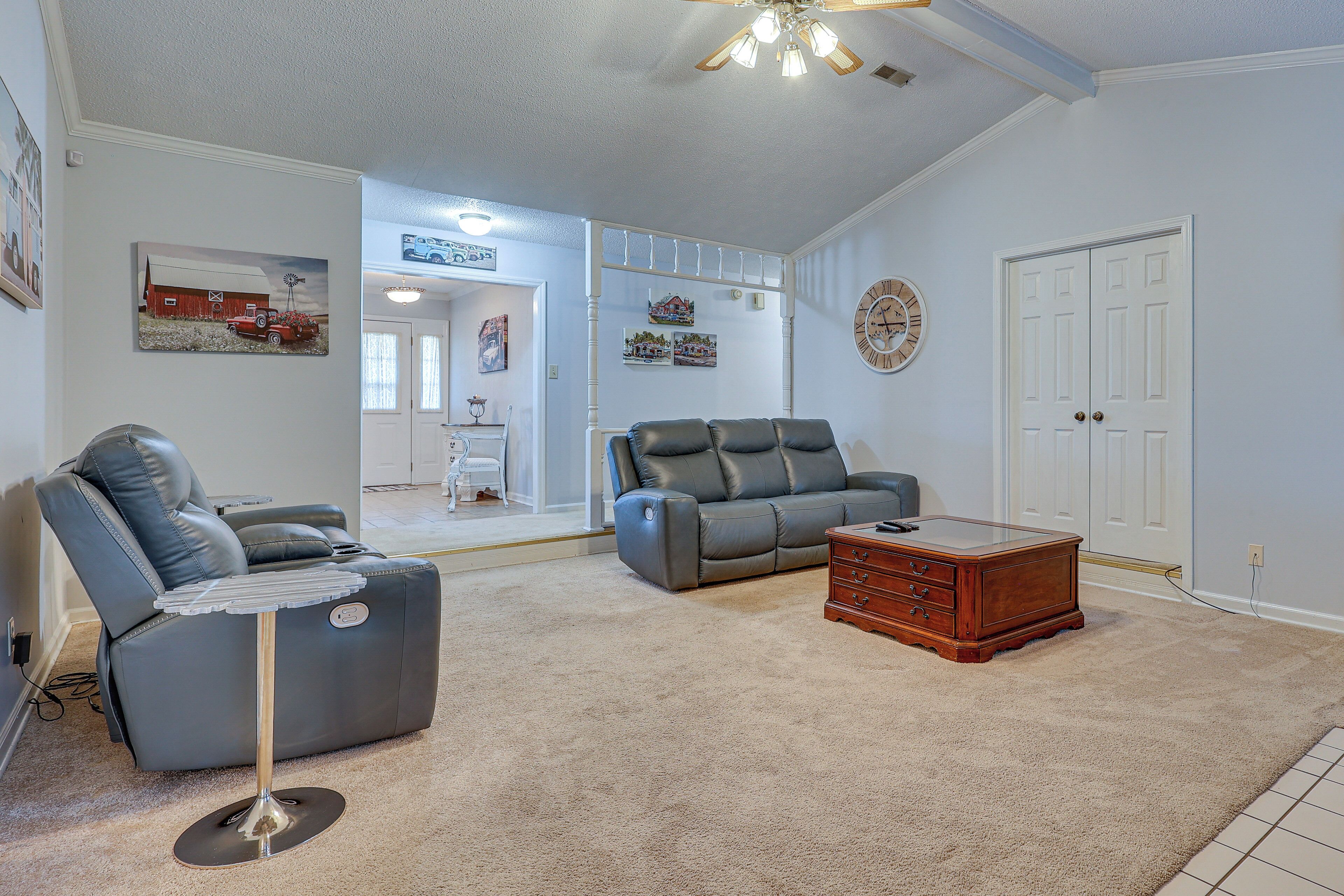 House (3 Bedrooms) | Interior