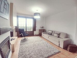 TV - Cozy 2-Bedroom Apartment with Sofa Bed Near Jaca - Sleeps 6 (Jaca)