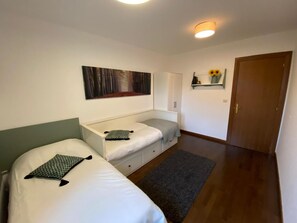 2 bedrooms - Cozy 2-Bedroom Apartment with Sofa Bed Near Jaca - Sleeps 6 (Jaca)