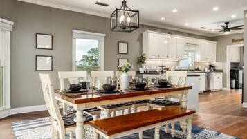 House, 5 Bedrooms | Private kitchen | Fridge, coffee/tea maker, toaster