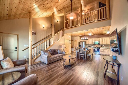 OM A6A8 Gruene Road Hideaway at Old Mills Resort