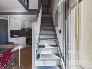 Interior - 2-room apt mezzanine, beachside, AC, parking (Marseillan-Plage)