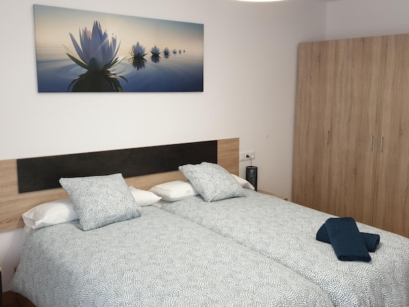 2 bedrooms, free WiFi - Modern Apartment for 6 in Jaca Center, Near Cathedral (Jaca)