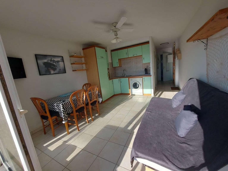 Sunny 2-bedroom Apartment With Terrace, Wifi, And Private Parking In Marseillan - Marseillan