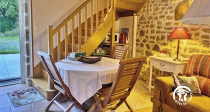 Charming Room in Historic Village House Near Lassay-les-Châteaux