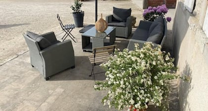 Elegant Japanese Room in Scenic Beauce