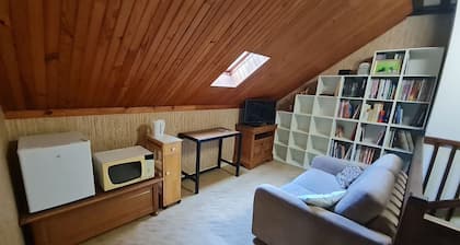 Family Suite in Quiet House with Garden Near Lorraine Park