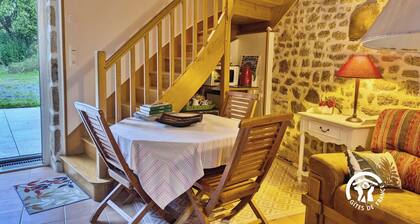 Suite familiale paisible prÚs de Lassay-les-Chùteaux, randonnées et charme historique.