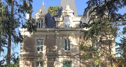 Maison de maĂźtre avec piscine et jardin - cĆur des Coteaux du Layon, proche Angers et Saumur