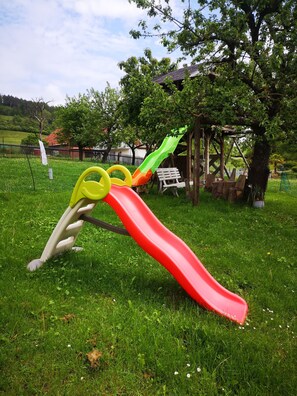 Children’s area - Ferienwohnung Zur Alten Schmiede mit Museum am Grünenband im Schönen Eichsfeld! (Schimberg)