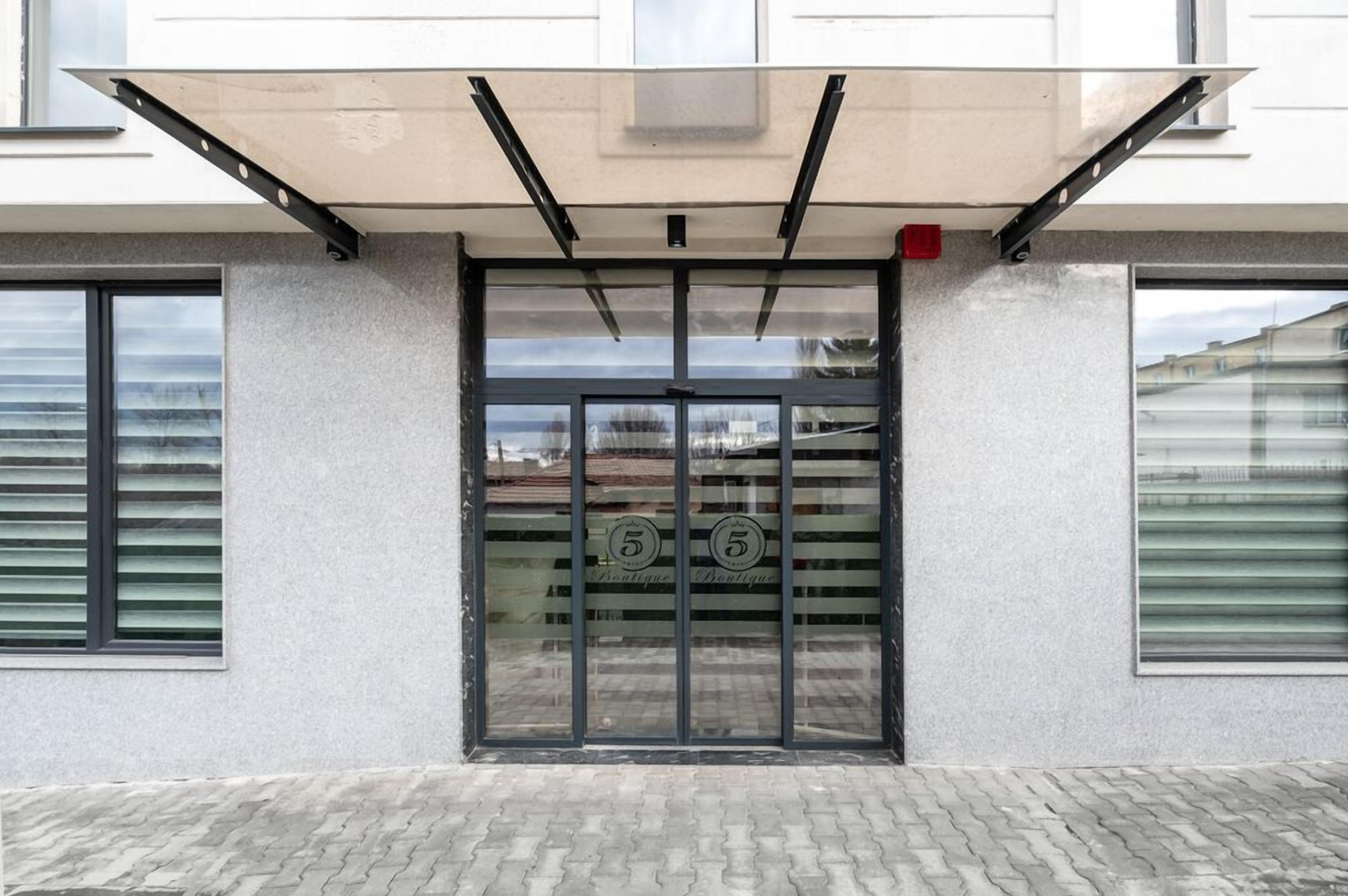 Photo - Hotel Boutique 5 - Free parking - Free breakfast - Free internet - EVSE