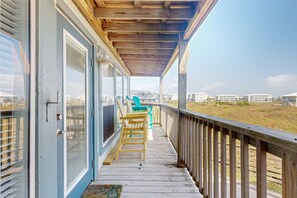 Property grounds - Shared Heated Pool, Boardwalk to Beach, Golf Cart Access (Port Aransas)