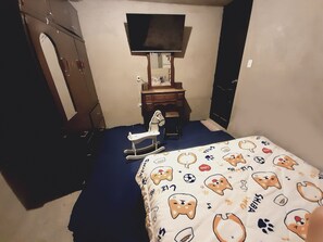 5 habitaciones, tabla de planchar con plancha y wifi 