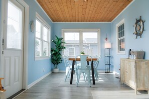 Dining - Just Sandy | Partial Views + Just Across from the Beach! (Surf City)