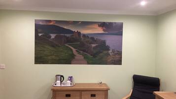 Premier Room, 1 King Bed | 1 bedroom, individually decorated, individually furnished, free WiFi