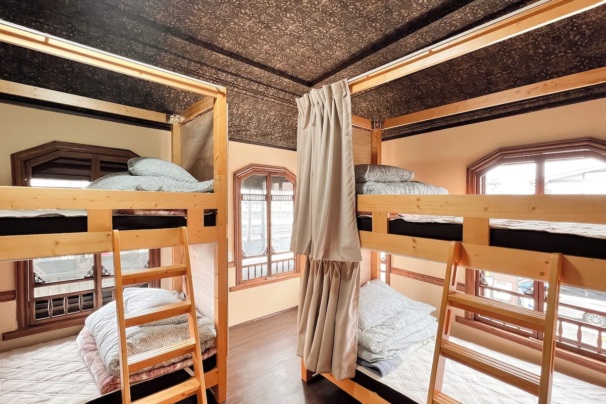 Blackout curtains, free WiFi, bed sheets