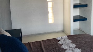 2 dormitorios, tabla de planchar con plancha, wifi gratis y ropa de cama