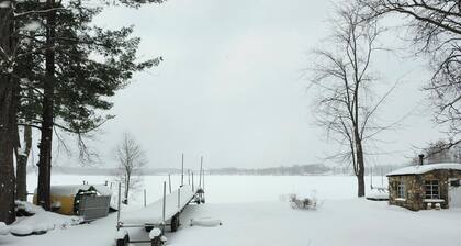 Hide-a-way at Swan Lake: fishing, relaxing, and dog friendly.