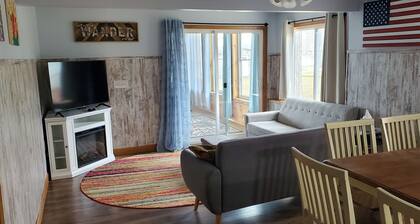Hide-a-way at Swan Lake: fishing, relaxing, and dog friendly.