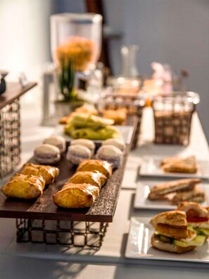 Tägliches inbegriffenes Frühstücksbuffet