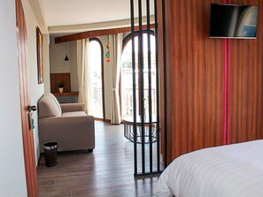 Coffres-forts dans les chambres, bureau, Wi-Fi gratuit, draps fournis