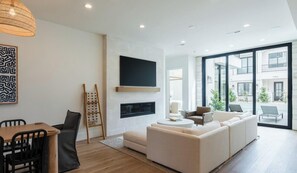 Smart-TV, peis og fotballspill